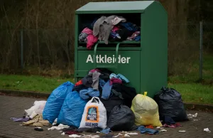 Landkreis Harburg stellt zehn neue Altkleidercontainer auf Symbolbild