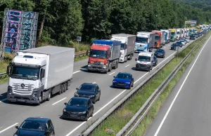 Nichts geht mehr: Stau auf der Autobahn. Symbolfoto: JOTO