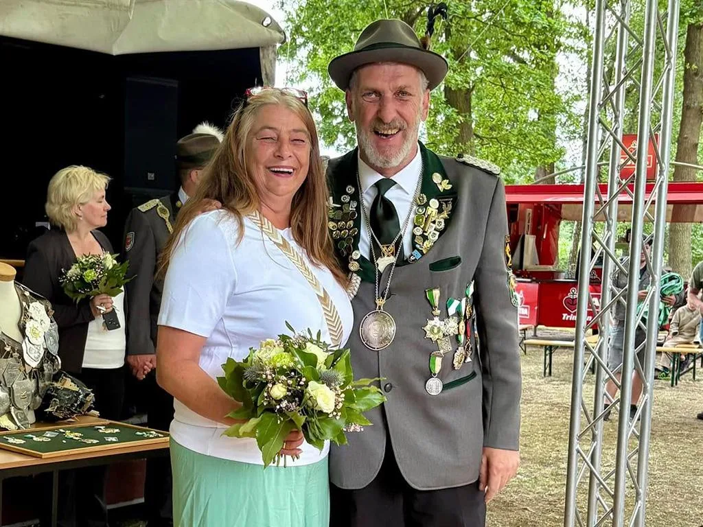 -berraschung-beim-Sch-tzenfest-Ohlendorfer-wird-K-nig-in-Maschen