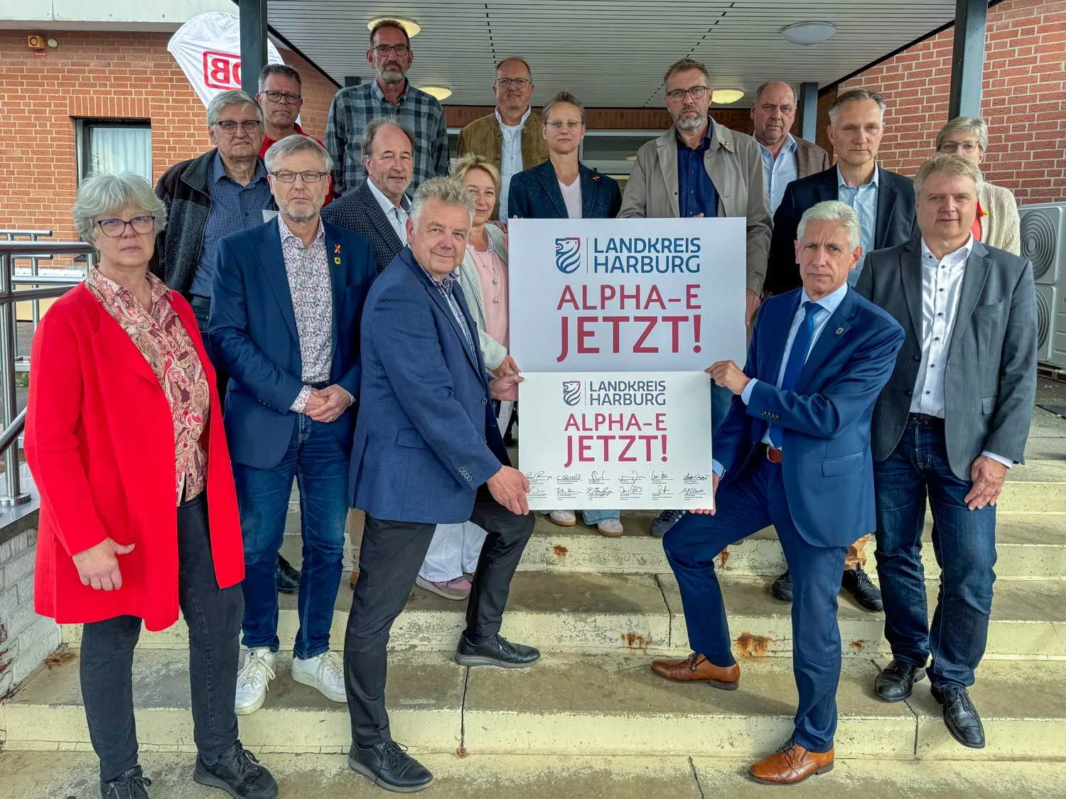 W-hrend-Bahn-Veranstaltung-Landrat-und-B-rgermeister-protestieren-gegen-ICE-Neubautrasse
