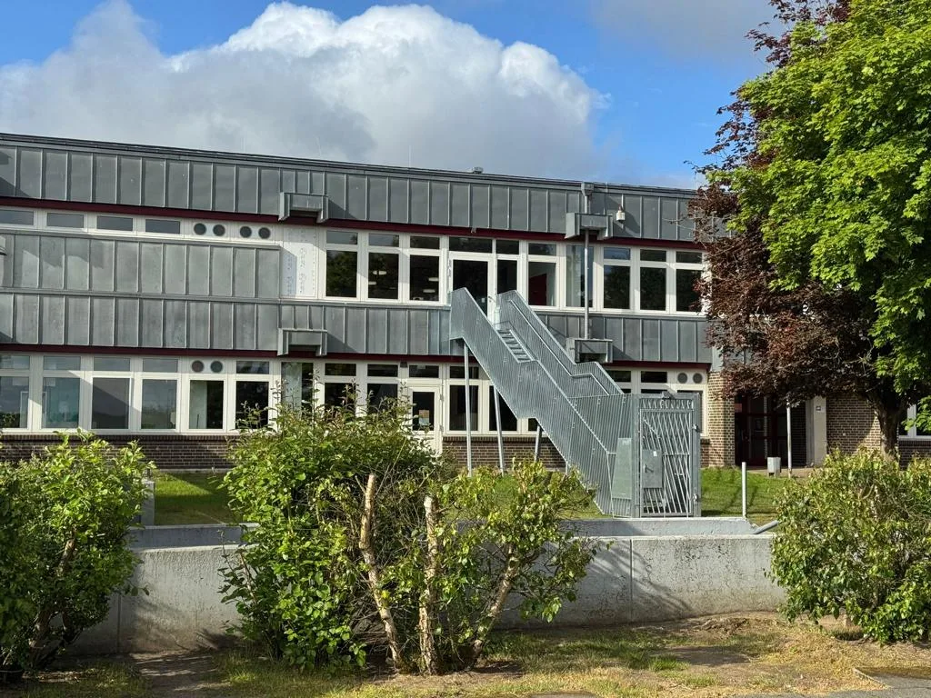 Graffiti-Schmierereien-am-Schulzentrum-Peperdieksh-he