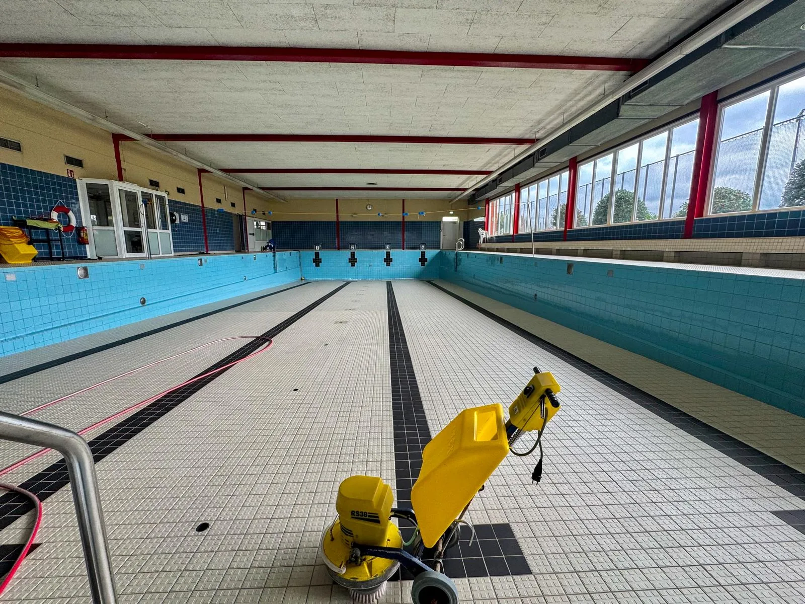 Gute-Nachrichten-f-r-Schwimmer-Hallenbad-Over-vor-Wiederer-ffnung