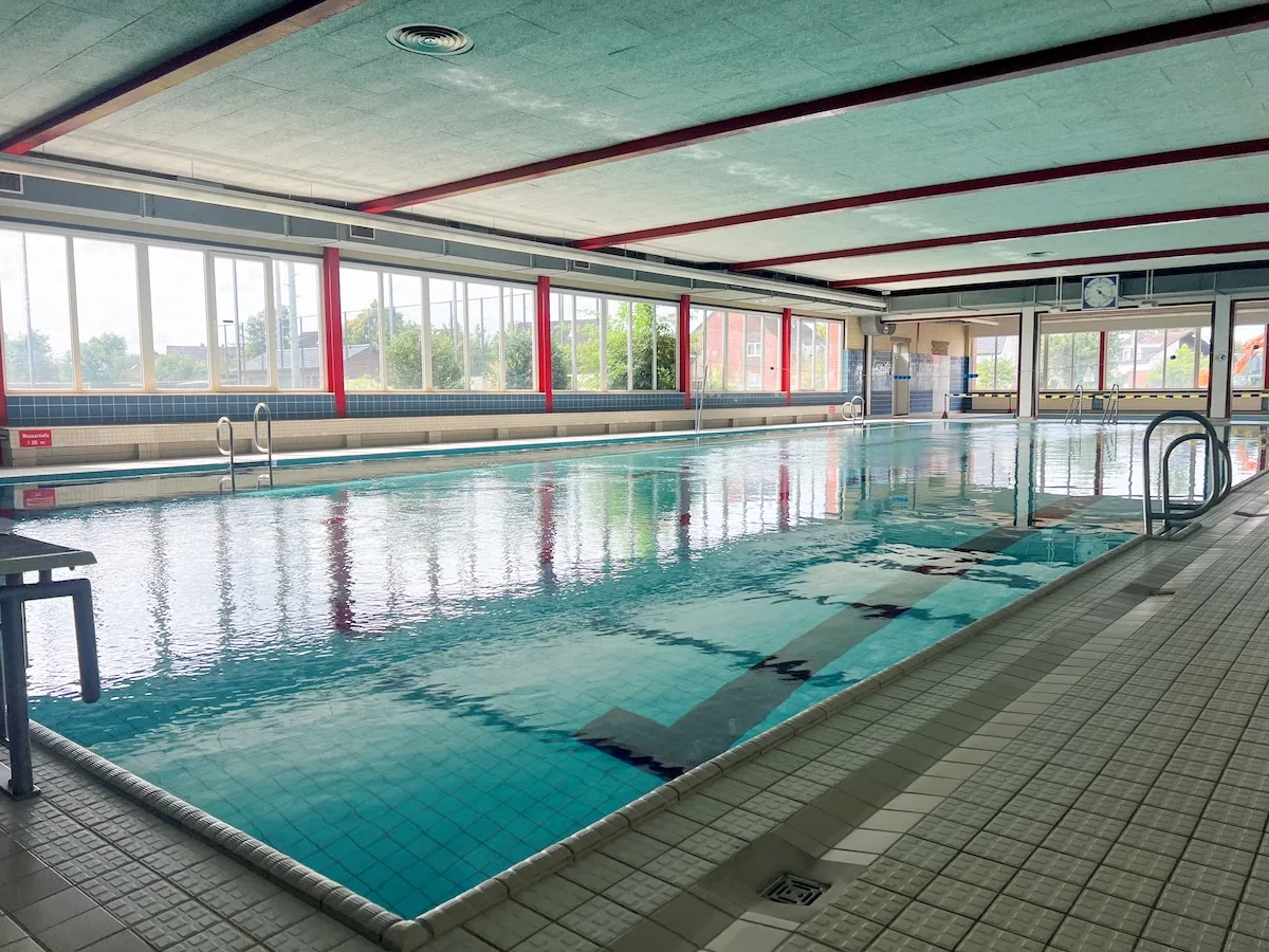 Hallenbad-Over-Innovative-Reparatur-verk-rzt-Schlie-ungszeit