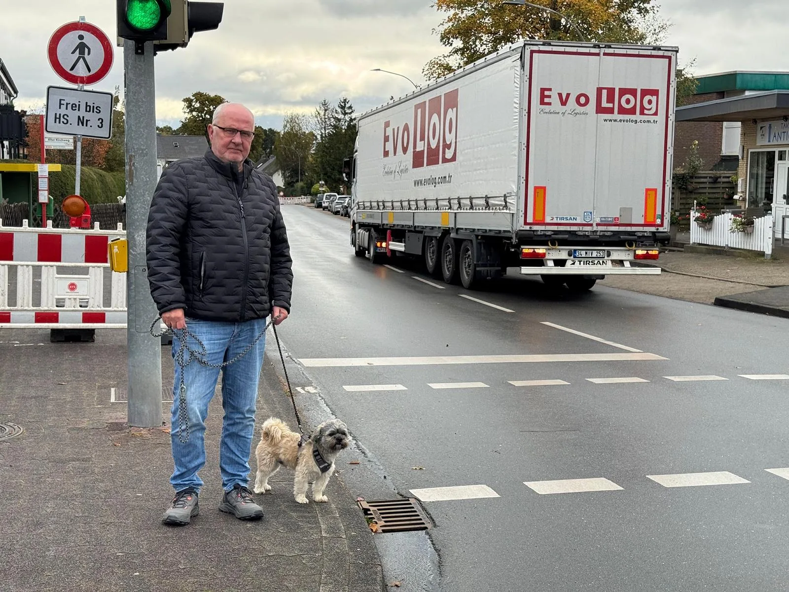 Meckelfeld-rger-und-Verkehrschaos-nach-Vollsperrung-der-B-rgermeister-Heitmann-Stra-e