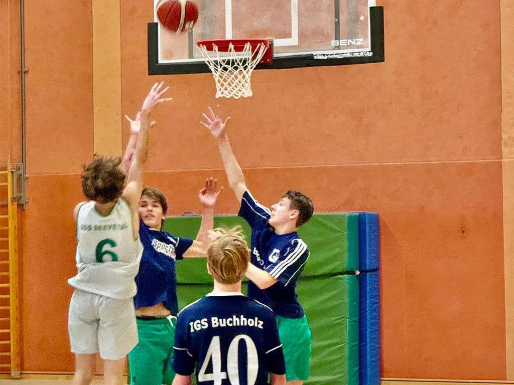 Gymnasium-Hittfeld-siegt-beim-Basketball-Kreisentscheid-am-AEG