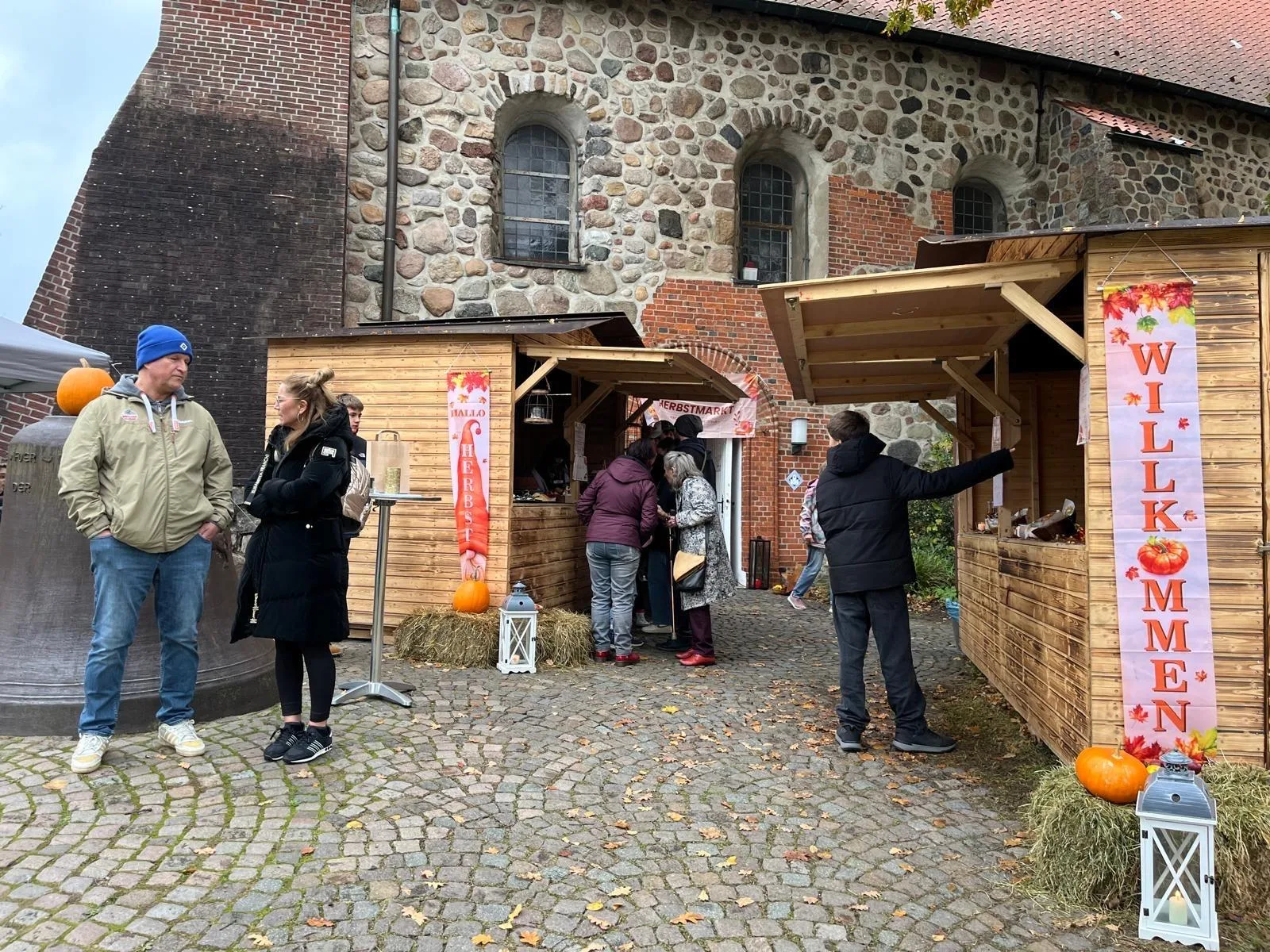 Erster-Herbstmarkt-an-der-Mauritiuskirche-begeistert-Besucher