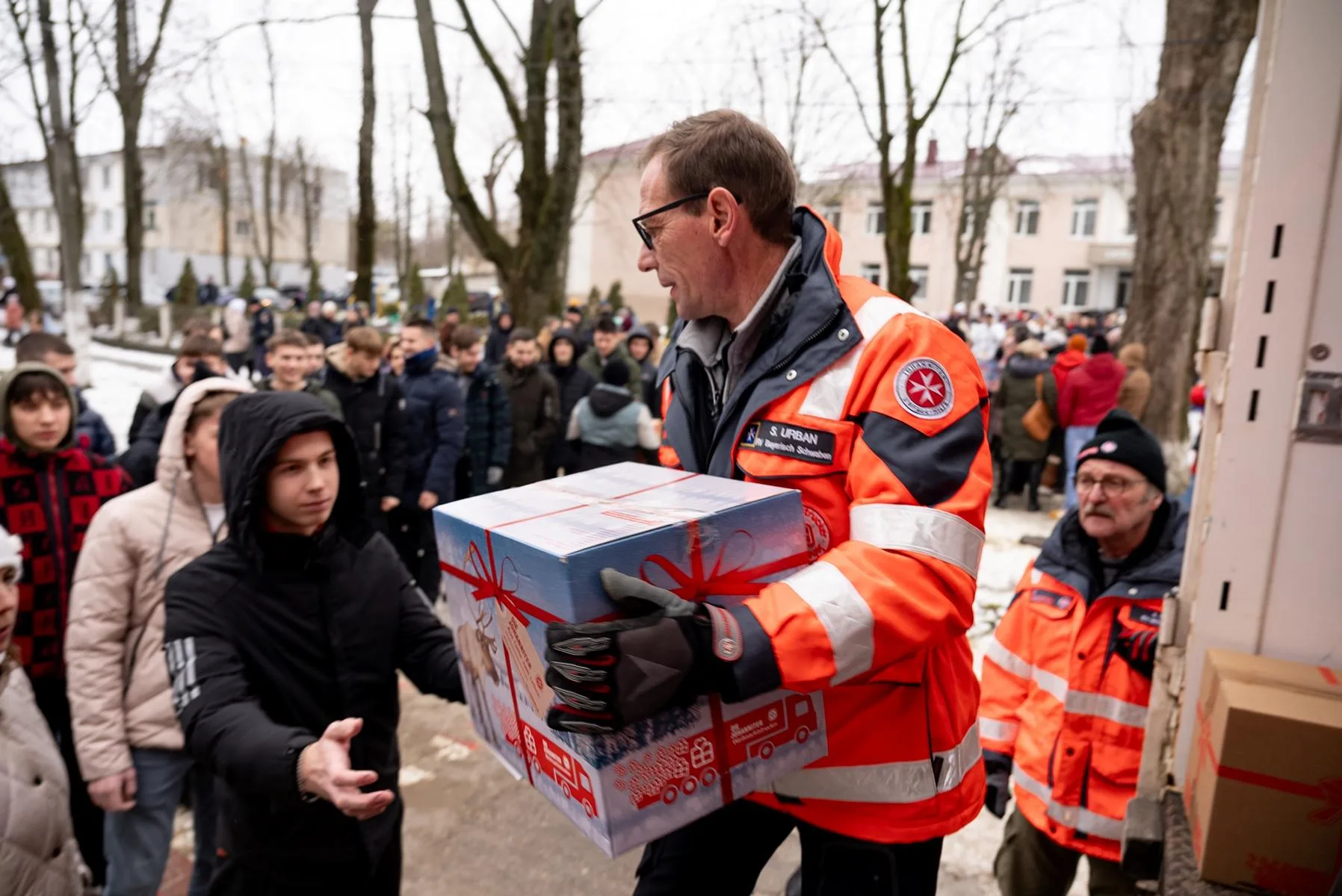Johanniter-starten-Weihnachtstrucker-Aktion-in-Meckelfeld
