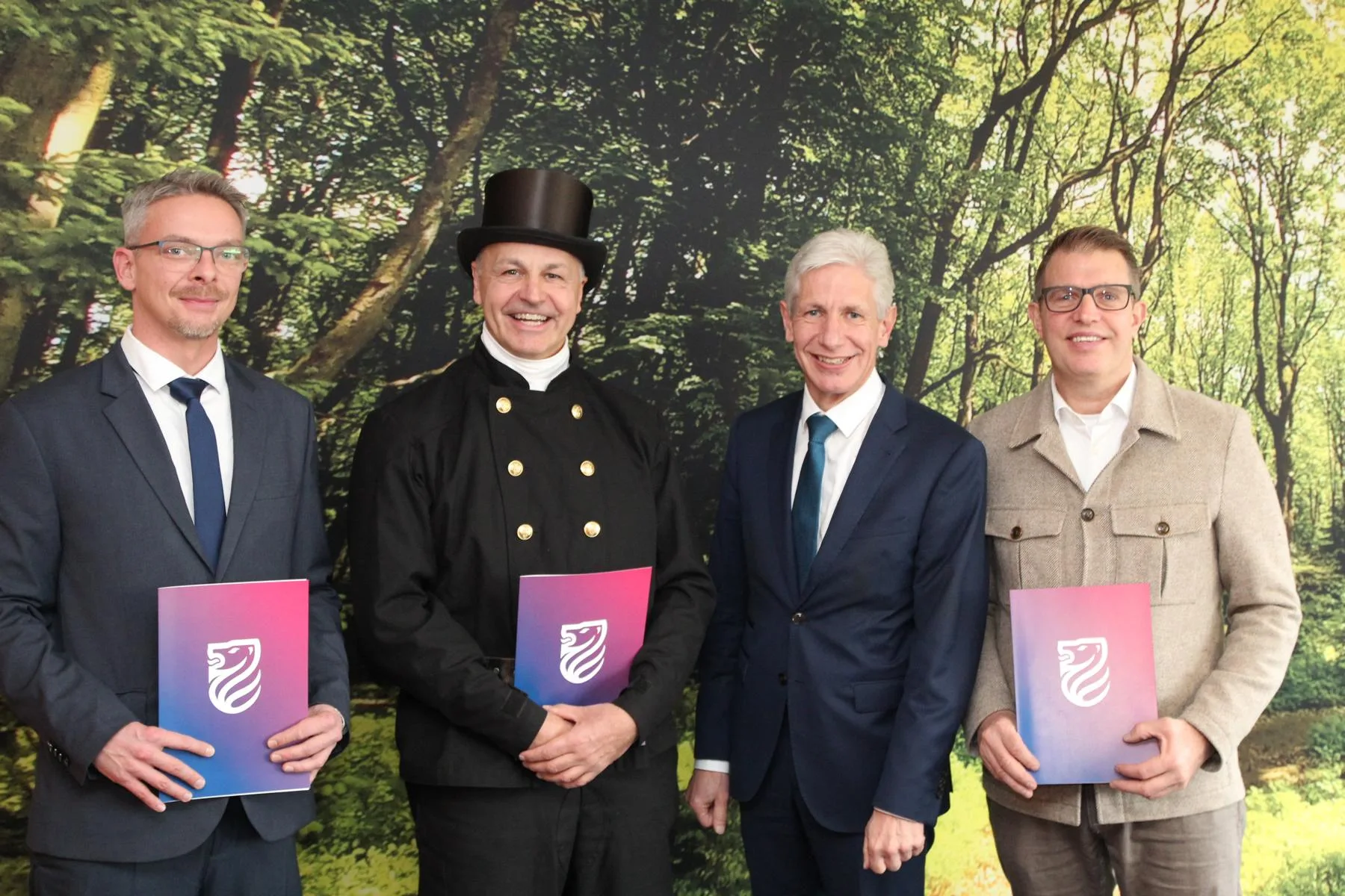 Neuer-Bezirksschornsteinfeger-f-r-Seevetal-ernannt