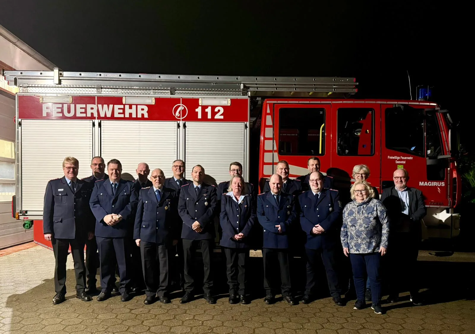 Feuerwehr-Meckelfeld-ehrt-langj-hrige-Mitglieder-f-r-Jahrzehnte-im-Dienst