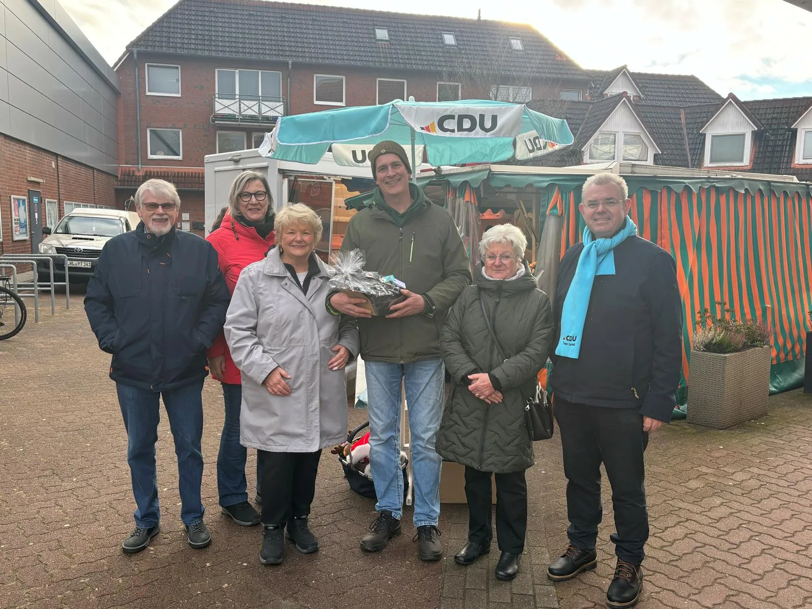 Blumenh-ndler-Reymers-verl-sst-nach-Jahrzehnten-den-Fleester-Markt