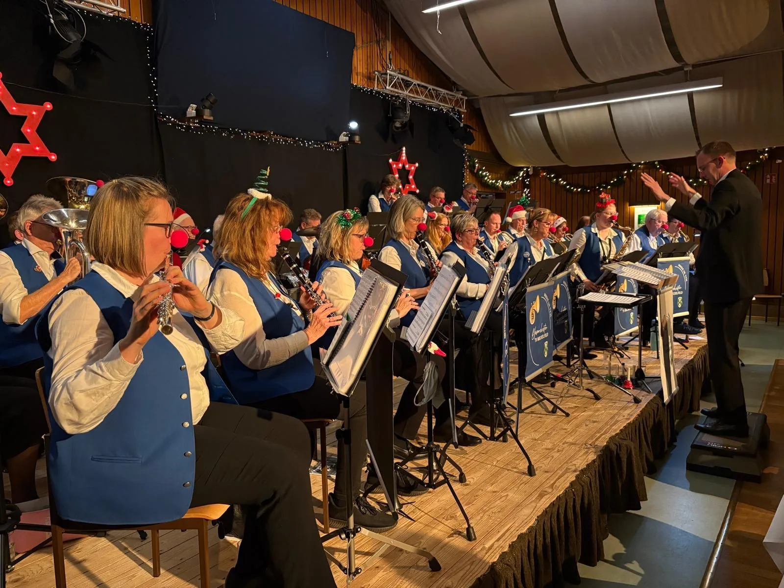 Klingende-Adventsfreude-Das-Blasorchester-des-TV-Meckelfeld-begeistert