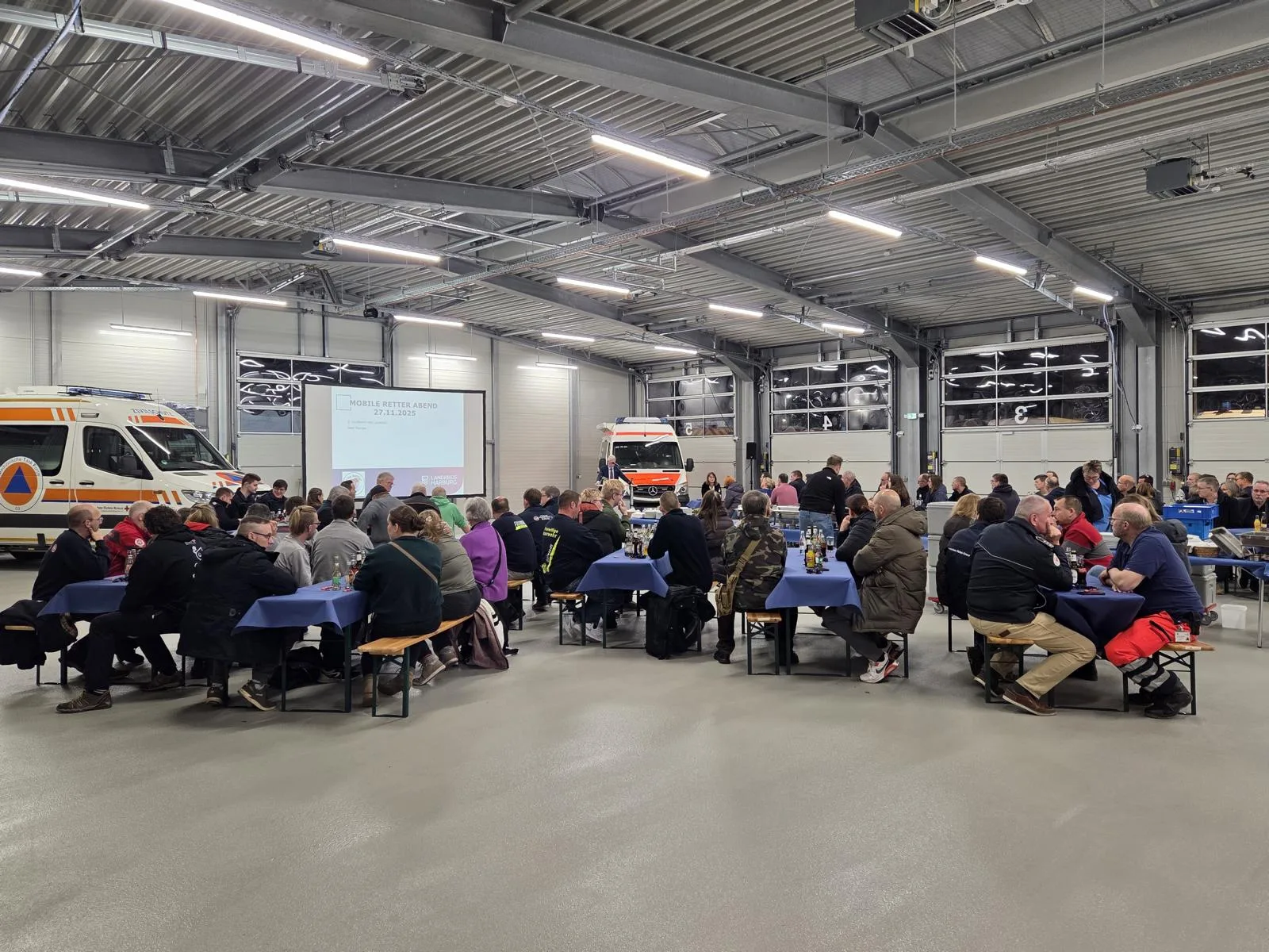 Ehrenamtliche-Lebensretter-Landrat-dankt-Mobilen-Rettern-f-r-ihren-Einsatz