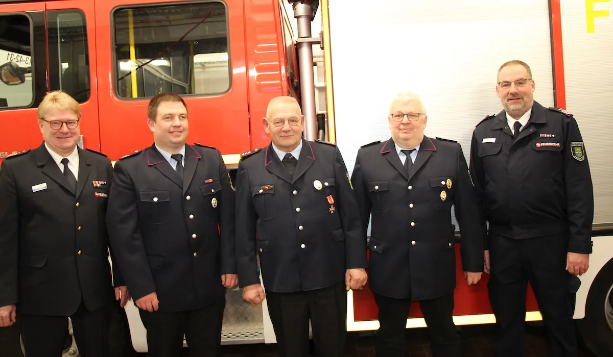 Feuerwehr-Lindhorst-blickt-auf-ereignisreiches-Jahr-mit-19-Eins-tzen-zur-ck