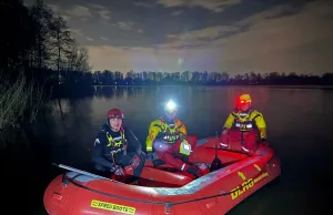 Sechs Rettungsschwimmer trainierten die Suche nach vermissten Personen bei Dunkelheit und Kälte. Foto: DLRG Seevetal