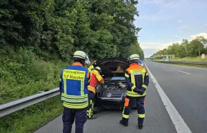 Feuerwehr im Einsatz: Überhitzter Motor statt Autobrand auf der A1 Mit einer Wärmebildkamera stellten die Einsatzkräfte eine erhebliche Wärmeentwicklung im Motorbereich des Wagens fest. Foto: Pressestelle Feuerwehr Seevetal