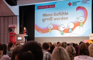 Große Fortbildung in Seevetal: DRK schult Erzieher zum Thema Emotionen bei Kindern Rund 750 Fachkräfte aus Kindertagesstätten und Ganztagsschulbetreuungen nahmen an den zweitägigen DRK-Fachtagen in der Burg Seevetal teil. Foto: DRK-Kreisverband Harburg-Land e.V.